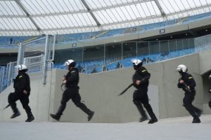 Policjanci podczas ćwiczeń