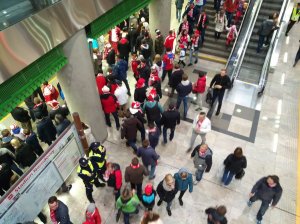 Fotorelacja z zabezpieczenia przejazdu kibiców podczas wczorajszego meczu Polska - Czarnogóra na Stadionie Narodowym w Warszawie