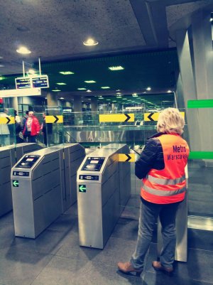 Fotorelacja z zabezpieczenia przejazdu kibiców podczas wczorajszego meczu Polska - Czarnogóra na Stadionie Narodowym w Warszawie