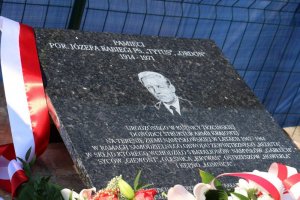 uroczystość odsłonięcia tablicy upamiętniającej postać porucznika Józefa Rabiegi