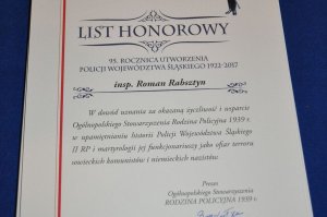 wyróżnienia dla policjantów i pracowników cywilnych zasłużonych dla upamiętniania historii Policji