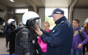 Szkolenie funkcjonariuszy i spotkanie z uczniami - dzień w Oddziale Prewencji Policji we Wrocławiu