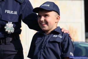 spotkanie 11-letniego Kacpra z policjantami