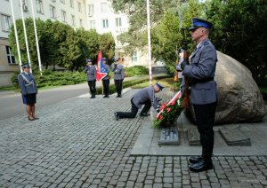 Zastępca Komendanta Głównego Policji nadinsp. Helena Michalak uczciła pamięć poległych policjantów