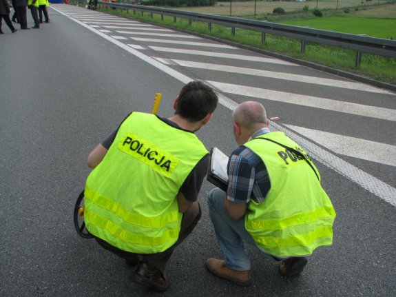 policjanci na miejscu zdarzenia
