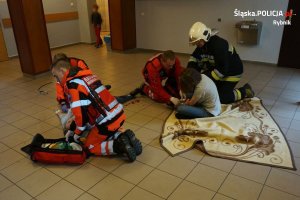 Uzbrojeni napastnicy wtargnęli do szkoły. Ćwiczenia Policji i innych służb