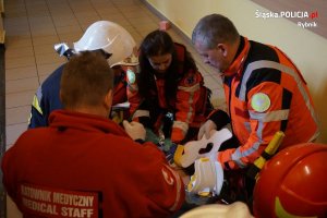 Uzbrojeni napastnicy wtargnęli do szkoły. Ćwiczenia Policji i innych służb