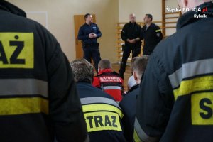 Uzbrojeni napastnicy wtargnęli do szkoły. Ćwiczenia Policji i innych służb