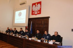 Spotkanie z zarządcami galerii i szefami ochrony w Komendzie Wojewódzkiej Policji we Wrocławiu w sprawie bezpieczeństwa na terenie dużych obiektów handlowych