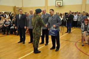 Ślubowanie klasy mundurowej w Zespole Szkół nr 2 w Grajewie