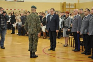 Ślubowanie klasy mundurowej w Zespole Szkół nr 2 w Grajewie