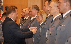 Odznaczenia i awanse dla służb mundurowych