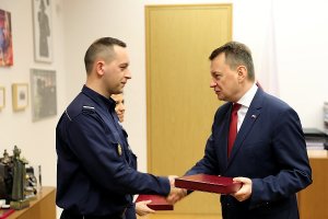 Policjanci z Komedy Stołecznej wyróżnieni przez szefa MSWiA