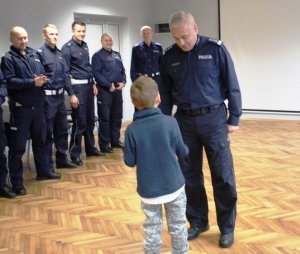 wizyta Tymonka u policjantów
