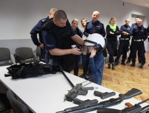 wizyta Tymonka u policjantów