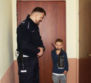 wizyta Tymonka u policjantów