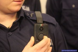 Dziś na terenie Wrocławia ruszają pierwsze patrole wyposażone w kamery na mundurach