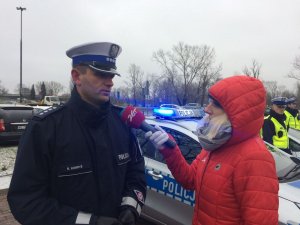 Bezpieczne ferie. Policjanci radzą i ostrzegają