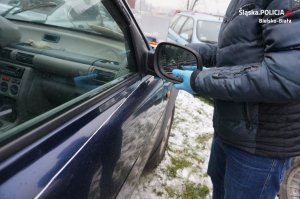 Sprawca potrącenia w rękach policjantów