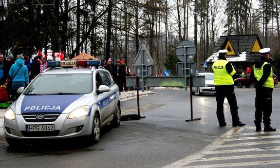 policjanci podczas zabezpieczenia Pucharu Świata w Skokach Narciarskich