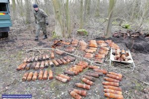 Policjanci zabezpieczali wyjątkowo niebezpieczne znalezisko