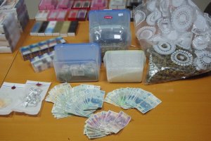 Kryminalni z Krakowa zatrzymali dilera, który handlował nie tylko narkotykami