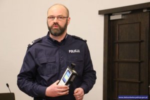 „Mobilne laboratoria” trafiły do dolnośląskich policjantów – zakup sprzętu możliwy był w ramach Programu Współpracy INTERREG V-A Polska - Saksonia oraz Republika Czeska - Polska