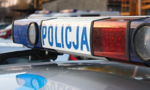 napis policja na radiowozie