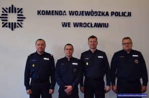 Dolnośląscy policjanci nagrodzeni za ratowanie ludzkiego życia i profesjonalizm w służbie