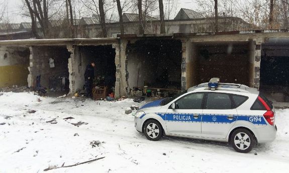 Był w skrajnej hipotermii dzielnicowy uratował życie bezdomnego