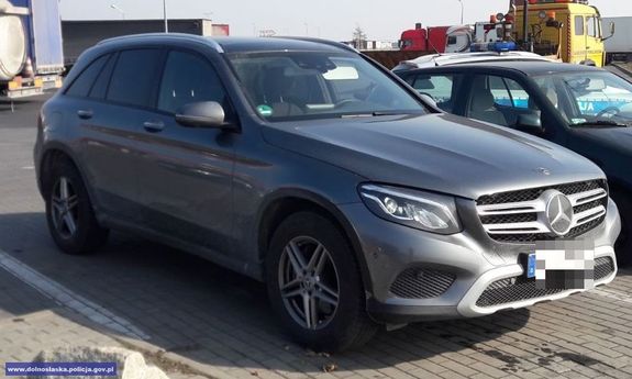 odzyskany mercedes