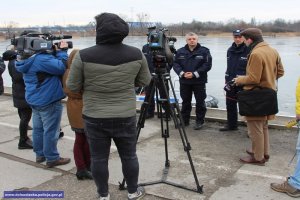 Zadbaj o swoje bezpieczeństwo - lód na wodzie, to &quot;krucha&quot; sprawa