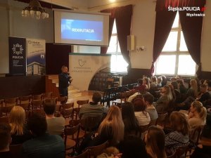 spotkanie w I Liceum Ogólnokształcącym im. Tadeusza Kościuszki w Mysłowicach w ramach kampanii promocyjno- informacyjnej pod nazwą &quot;Policję tworzą ludzie... twórzmy ją razem&quot;