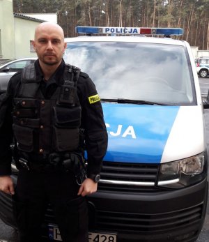 policjant, który uratował życie młodemu mężczyźnie