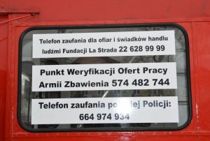 Wizyta londyńskiego autobusu informującego o zagrożeniach związanych ze współczesnym niewolnictwem