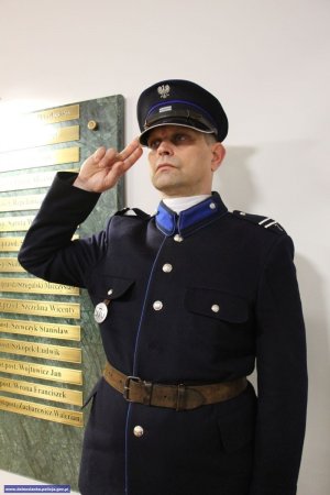 Uroczyste odsłonięcie tabliczek upamiętniających policjantów, którzy ponieśli śmierć na służbie