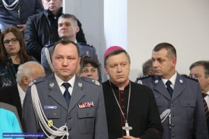 Uroczyste odsłonięcie tabliczek upamiętniających policjantów, którzy ponieśli śmierć na służbie