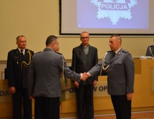 Ślubowanie nowo przyjętych policjantów