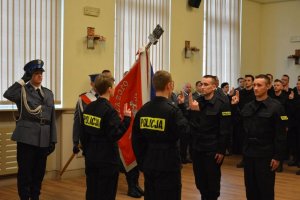 Ślubowanie nowo przyjętych policjantów