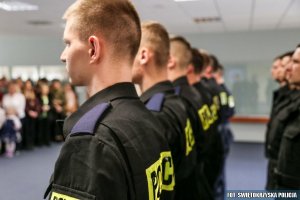 Ślubowanie nowo przyjętych policjantów