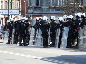 Policjanci dbali o bezpieczeństwo podczas półfinału Pucharu Polski