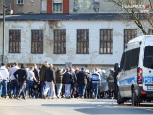 Policjanci dbali o bezpieczeństwo podczas półfinału Pucharu Polski