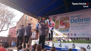 uczestnicy maratonu na podium