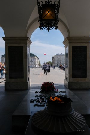 Policyjny posterunek przed Grobem Nieznanego Żołnierza