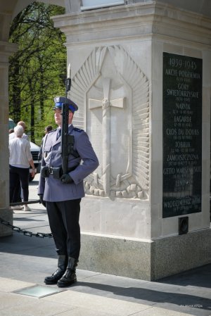 Policyjny posterunek przed Grobem Nieznanego Żołnierza