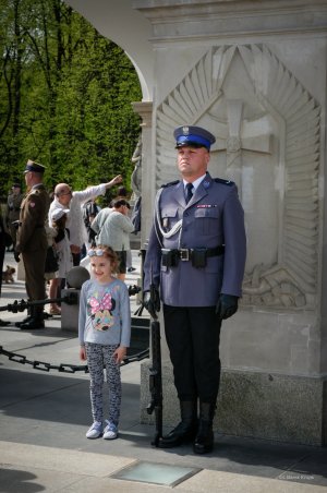 Policyjny posterunek przed Grobem Nieznanego Żołnierza