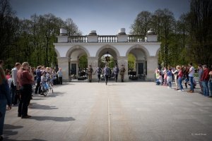 Policyjny posterunek przed Grobem Nieznanego Żołnierza