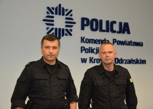 policjanci, którzy uratowali mężczyznę