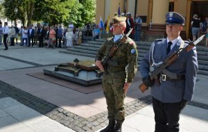 Policjanci w hołdzie Konstytucji 3-go Maja