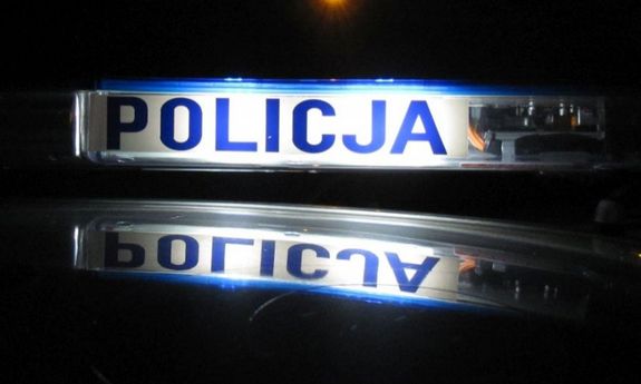 napis policja na radiowozie